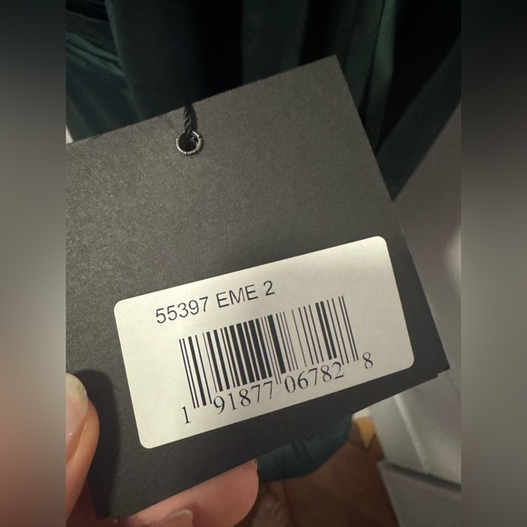 NWT $398 MAC DUGGAL COLD SHOULDER BISHOP SLEEVE KEYHOLE NECK LONG SLEEVE GOWN - Picture 5 of 5